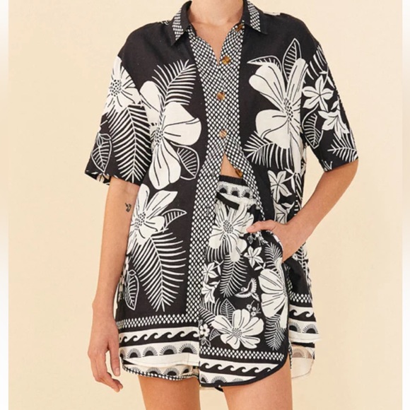 FARM Rio Tops - Farm Rio M Black and White Macaw Elegance